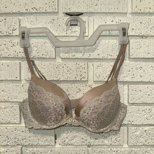 Victoria's Secret Lace Bra in Nude